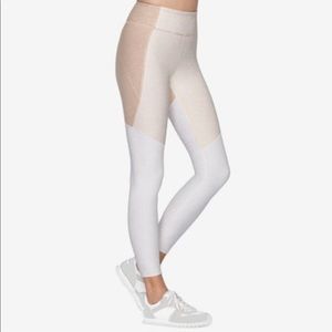 NWT 7/8 Tri-tone Leggings in Desert Oatmeal Cloud